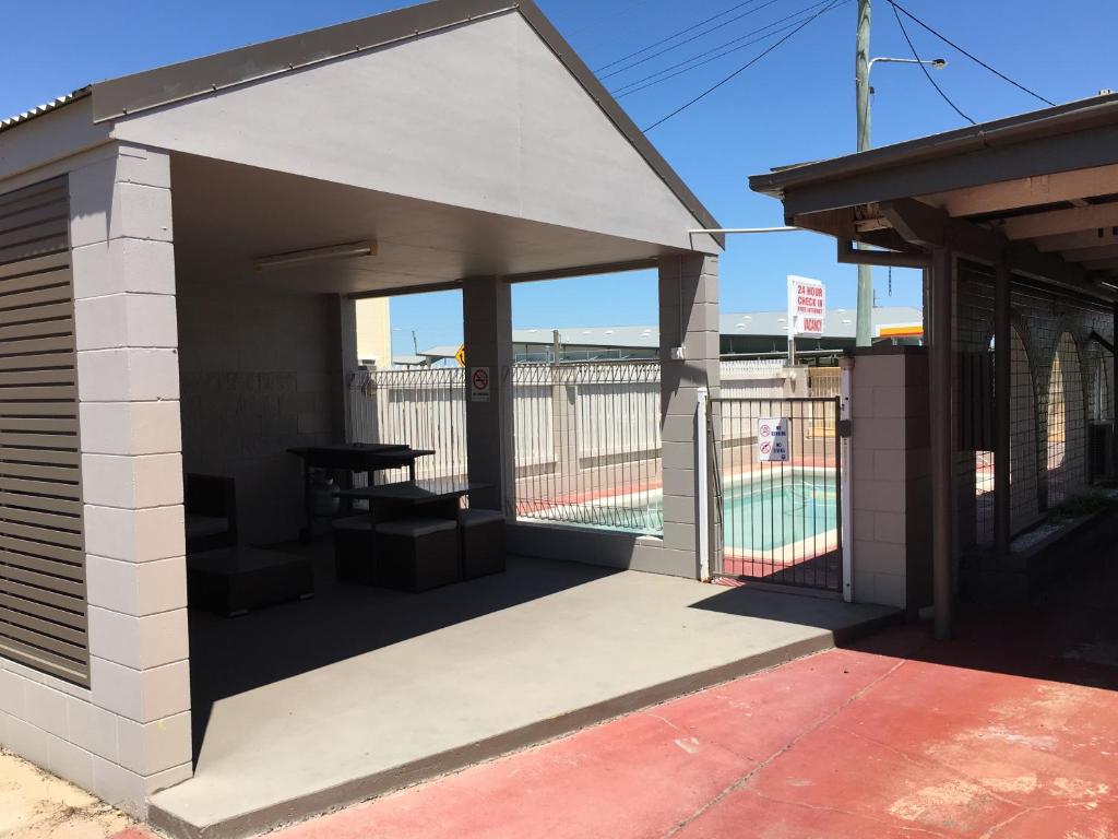 Plantation Park Motor Inn photo