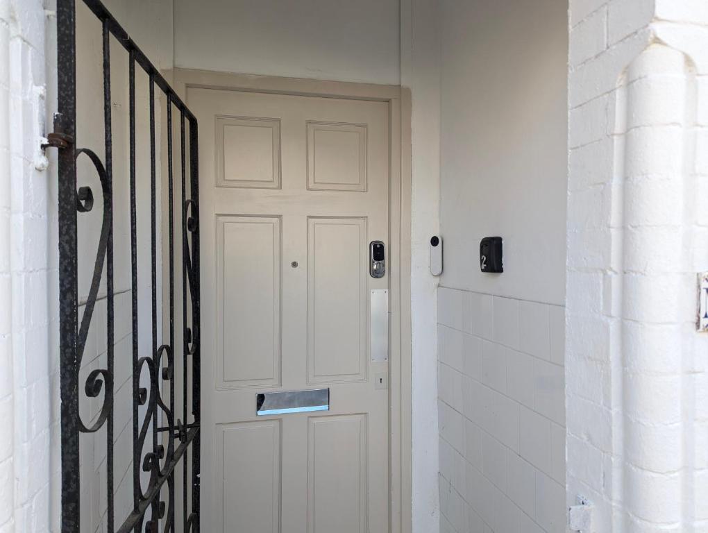 Cosy & Central Studio Apartments, Cardiff