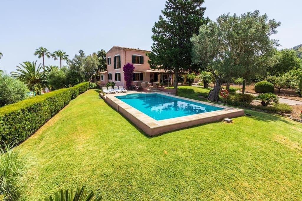 Villa in Alcudia with passion and care in every detail by Renthousing - 2
