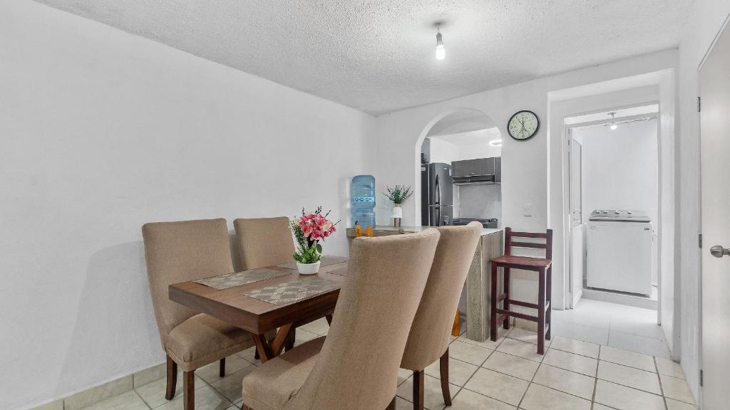 Casa Cozy, 2 bedroom, 4 bed, 2 baths with parking - 3
