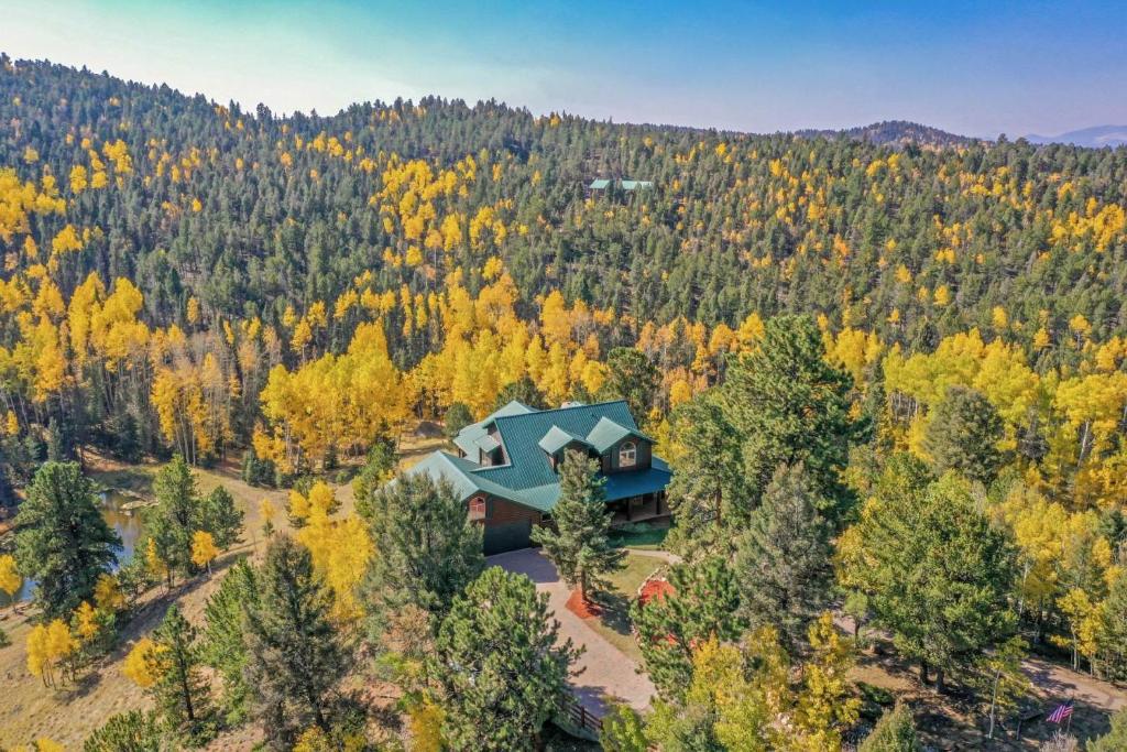 Private Fishing Pond Mtn-View Home in Florissant!, Florissant