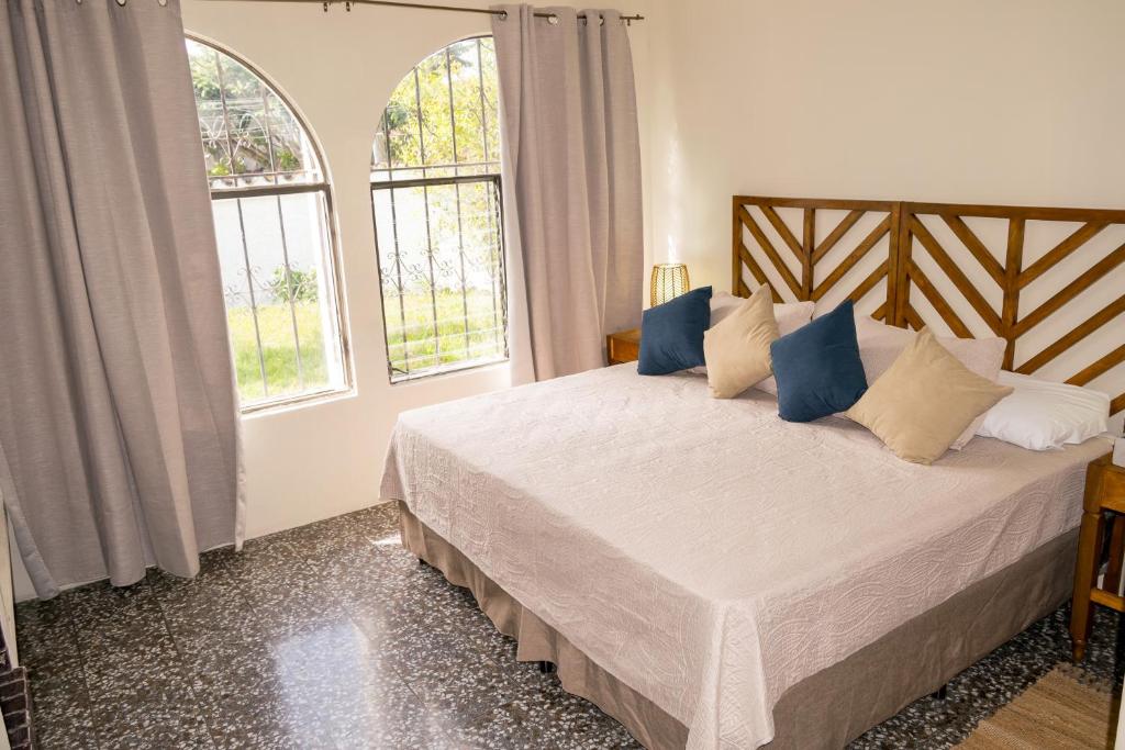 Casa Aurora, Guatemala