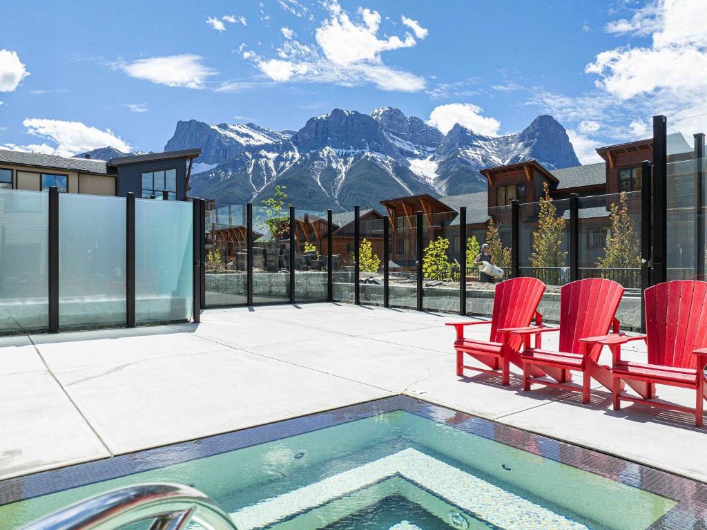 Spacious 2bed with Hot Tub, Canmore