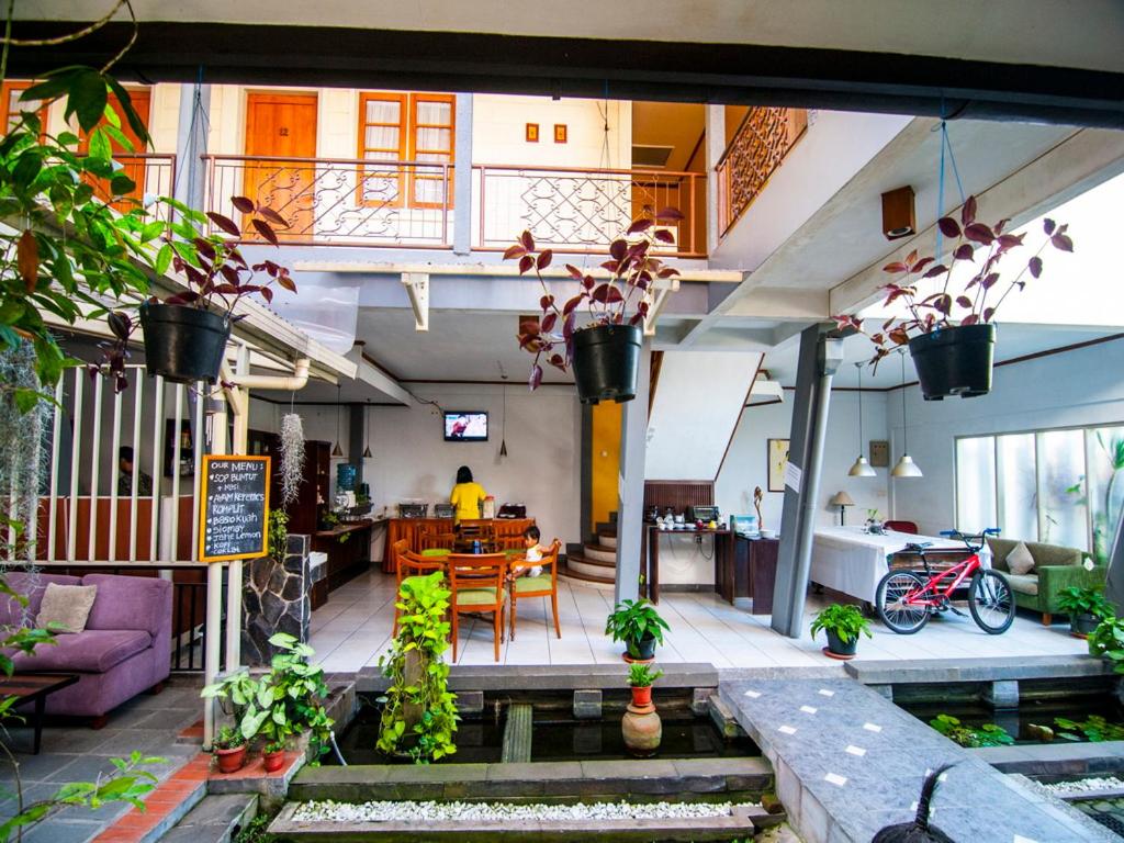 Rumah Asri Bed & Breakfast