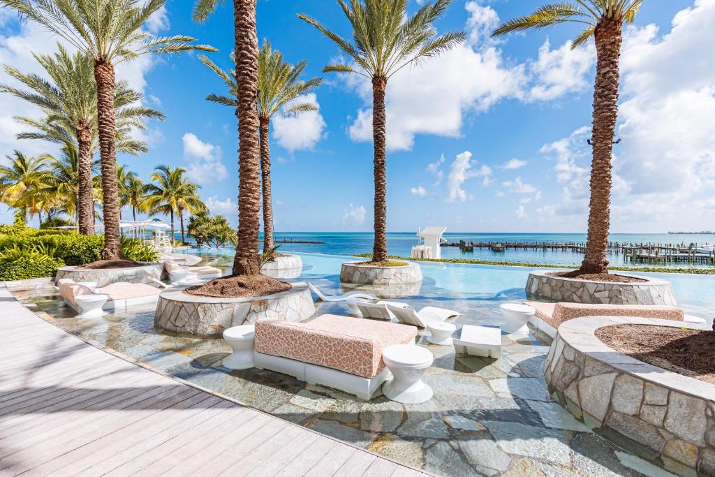 Swimming pool, SLS Baha Mar in Nassau