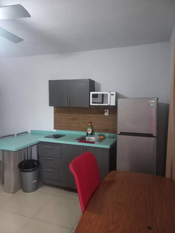 Loft hermoso con estacionamiento gratuito - 3