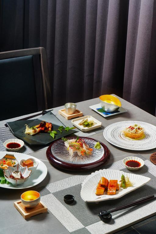 Hotel Dining