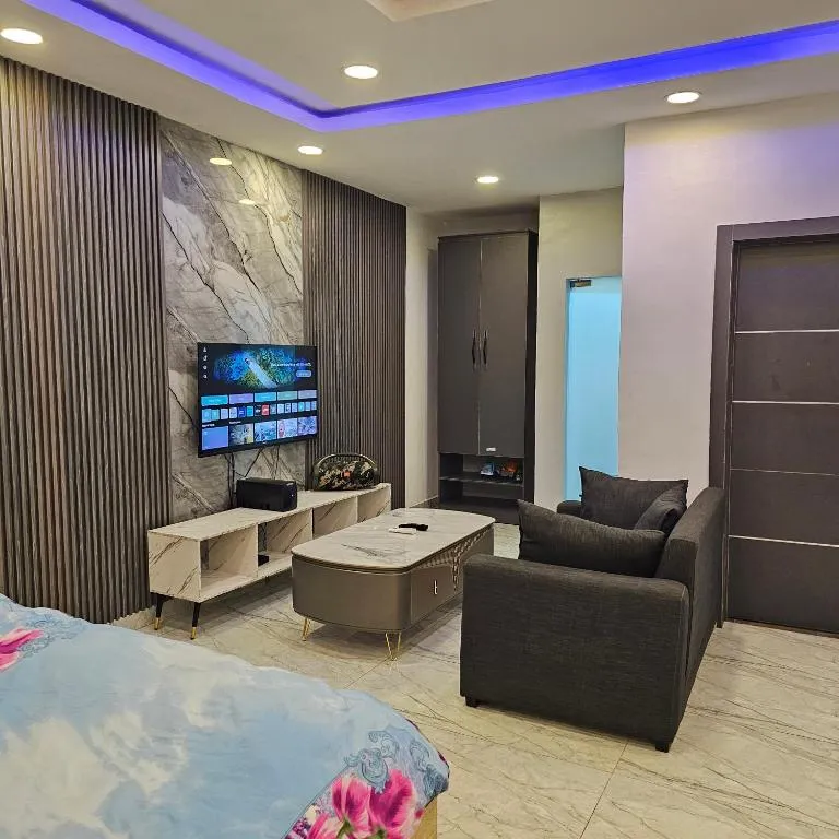 Hen-Cap Apartment Services，位于Agege的酒店