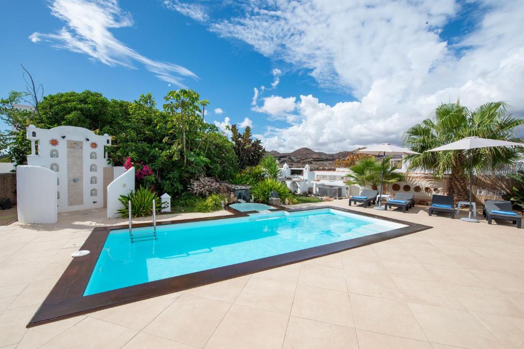 House of Dreams, Charco del Palo