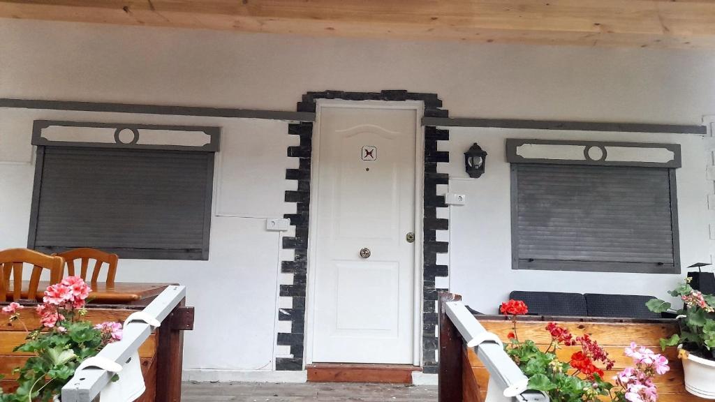 Charming House in Irañeta with Fenced Garden, Irañeta