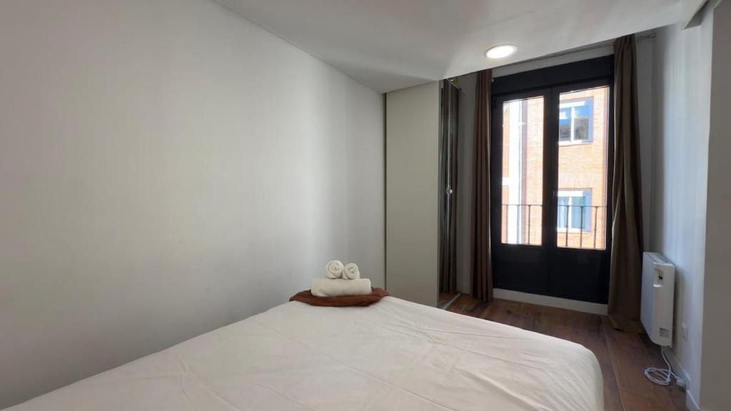 Central and Cozy in Madrid 3D - 4