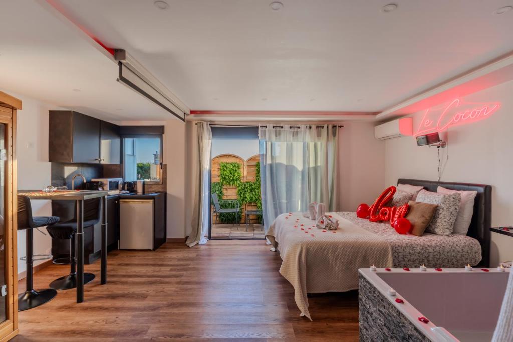 LE COCON- Jacuzzi & Sauna privés By SweetDreams - 2