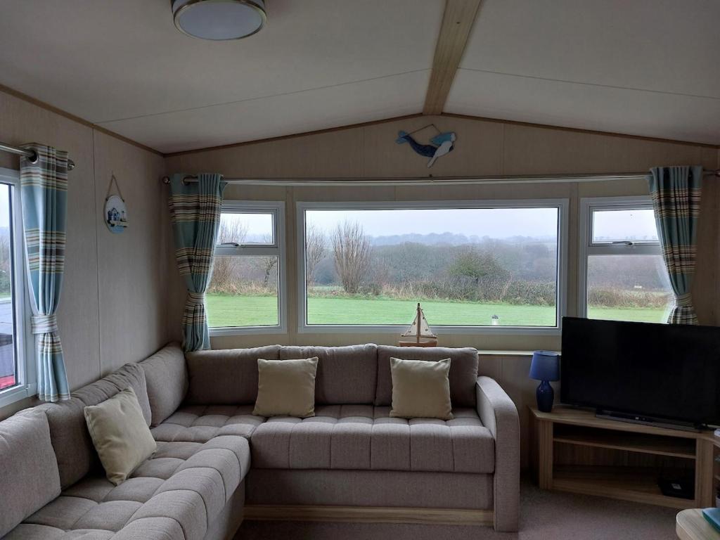 Gateway to Cornwall, Сент-Остел