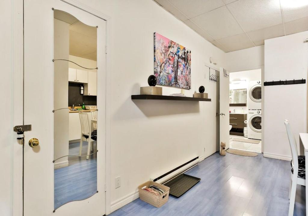 100 METERS to METRO BEAUDRY - FULL APARTMENTS - 1 minute walk to the FAMOUS ST CATHERINE STREET - FA