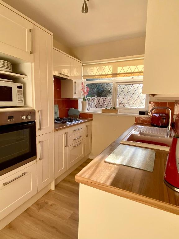 Spacious Bungalow, Bexhill photo 4