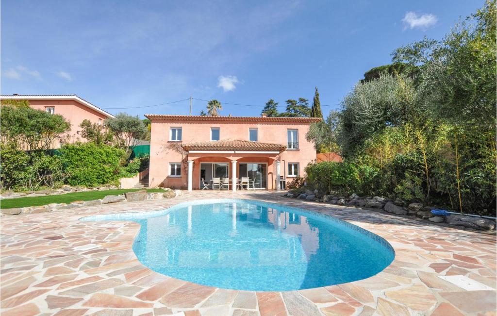 Awesome Home In Cavalaire-Sur-Mer - 1