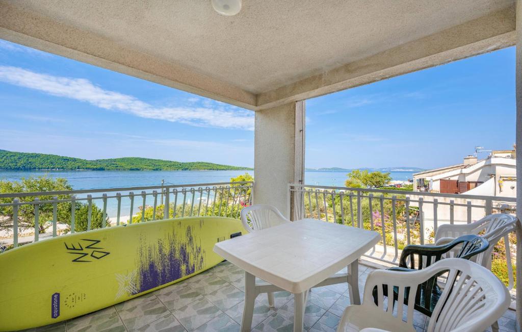 Nice Apartment In Sibenik With Wifi, Šibenik