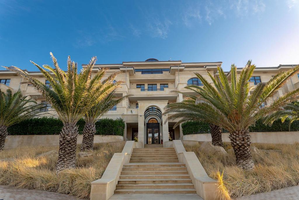 Sea Breeze - Della Luna, Baku