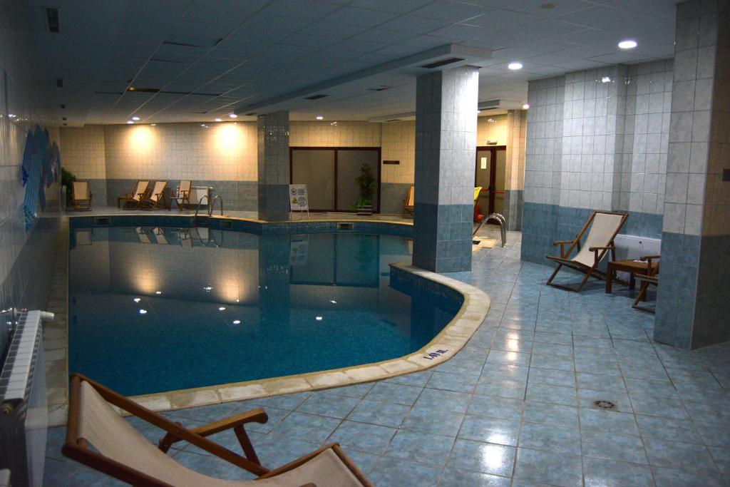 Persey Flora Apartments — Swimming pool in Borovets, Sofia (province)