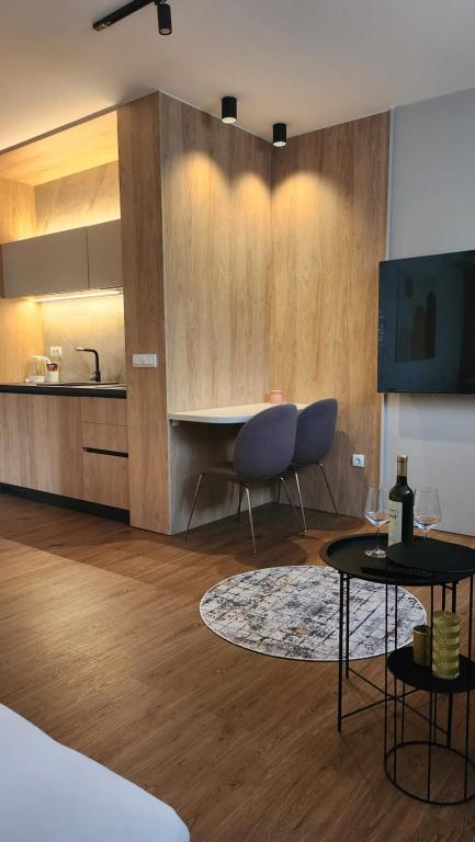 Apartmani Dobrinja--Big bathroom-Free parking - 4