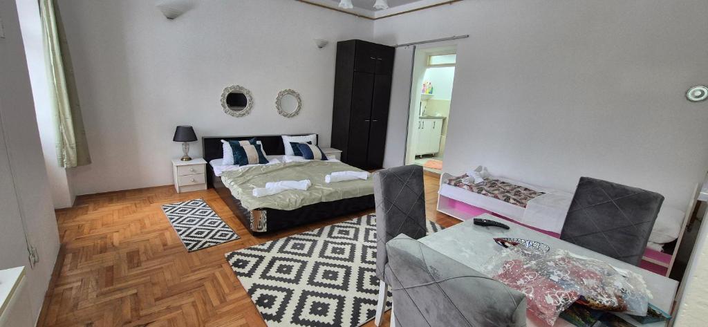 Apartment B, Sarajevo