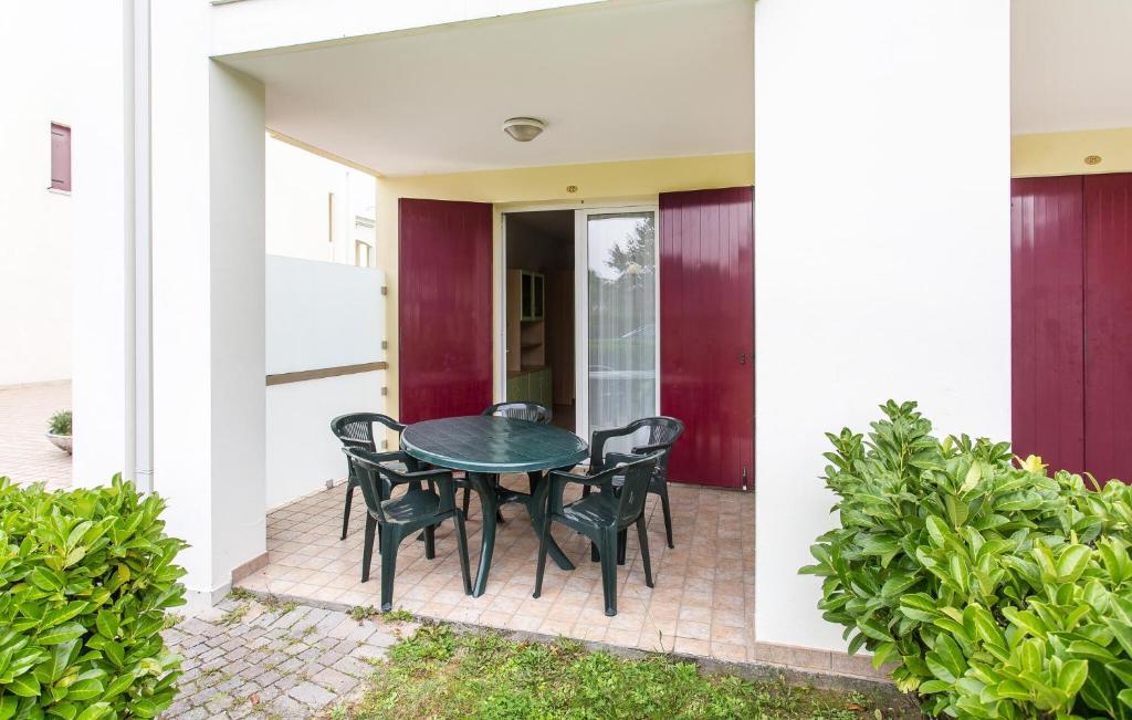 Amazing Apartment In Bibione With Swimming Pool - 5