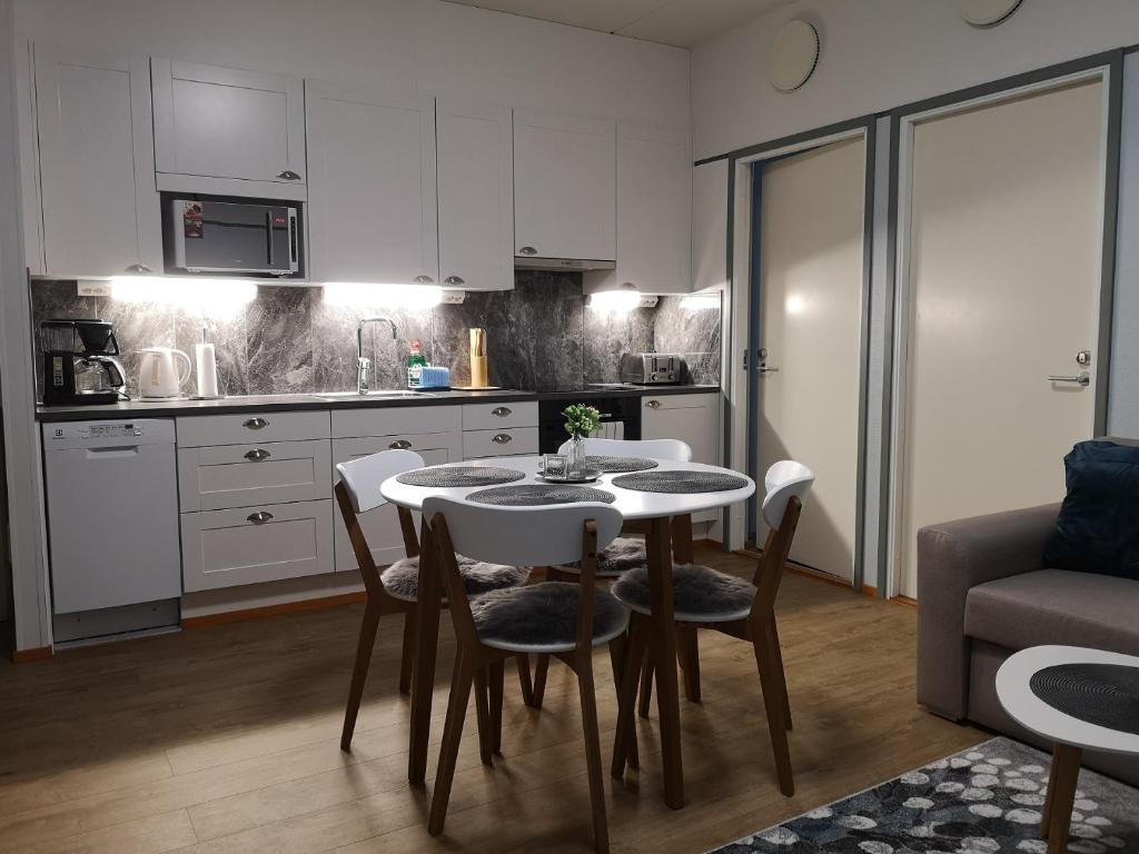 Marivas, 2 bedroom apt, free parking & WiFi, Pori