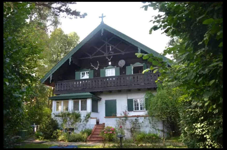 Alpenchalet, hotel in Murnau am Staffelsee