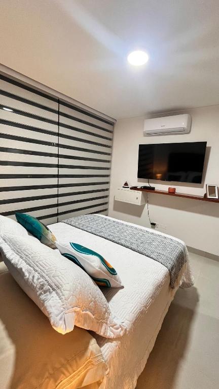 Magnifico Departamento Zona Exclusiva Equipetrol - 3