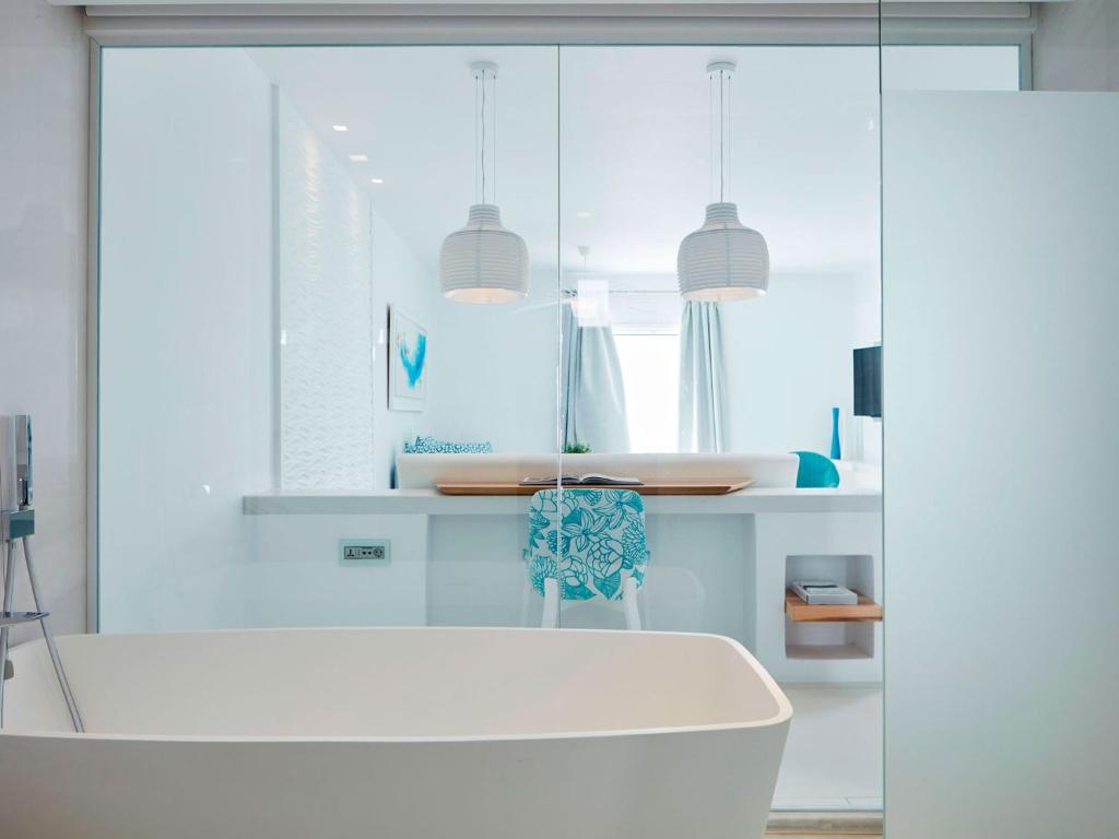 Full-sized bathtubs