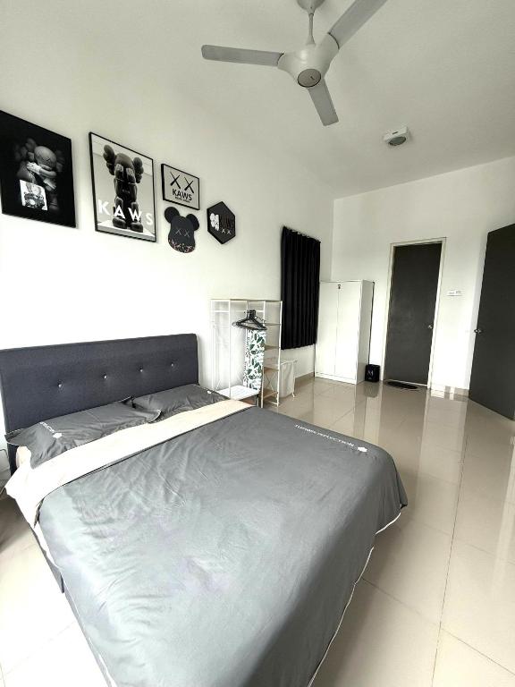 KawsKingdom-DpulzeCyberjaya,4pax, Cyberjaya