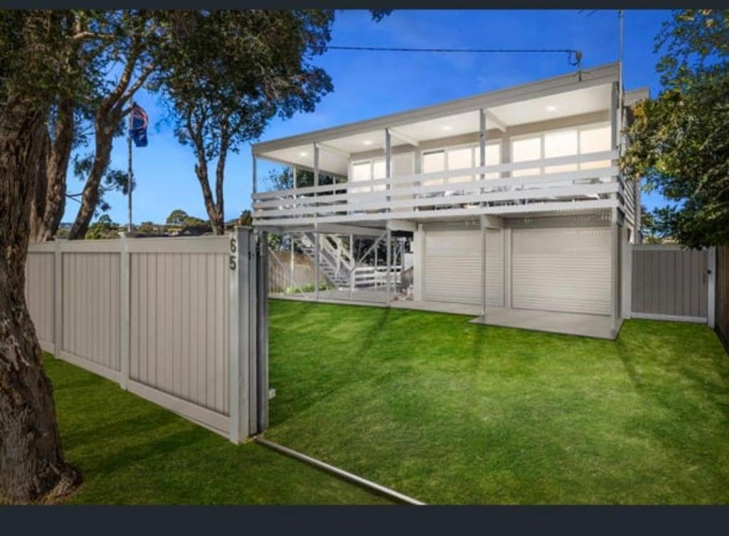 Sanctuary on Toagara with spa and heated pool, Rye