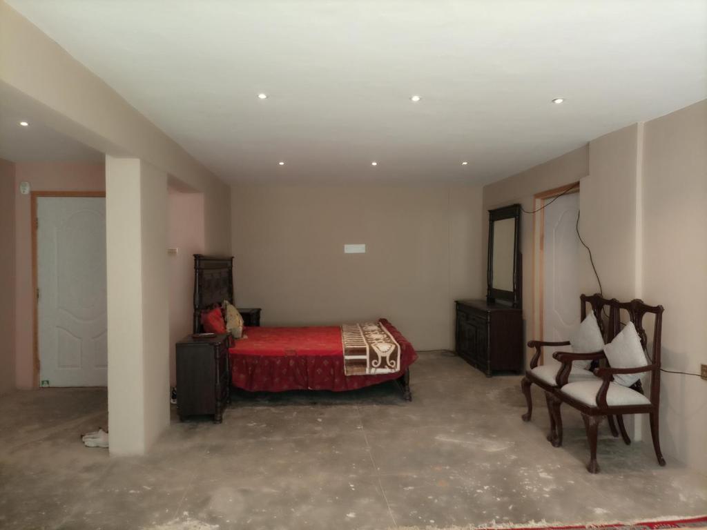 Studio apartment AL HILAL society main university road opposite Askari Park Karachi, Karáčí