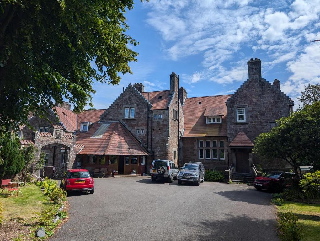 Garmoyle House & Garmoyle Mid Cottage, Dumbarton