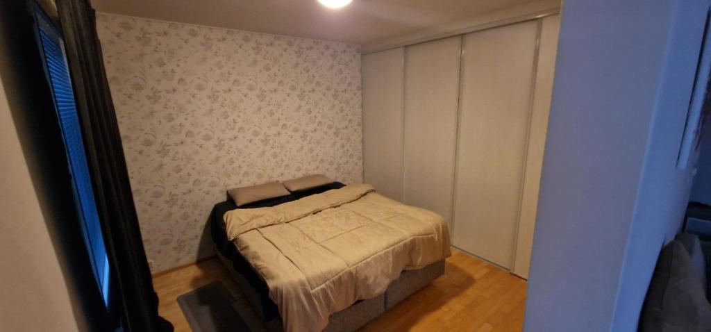 Peter's Corner, Kemi