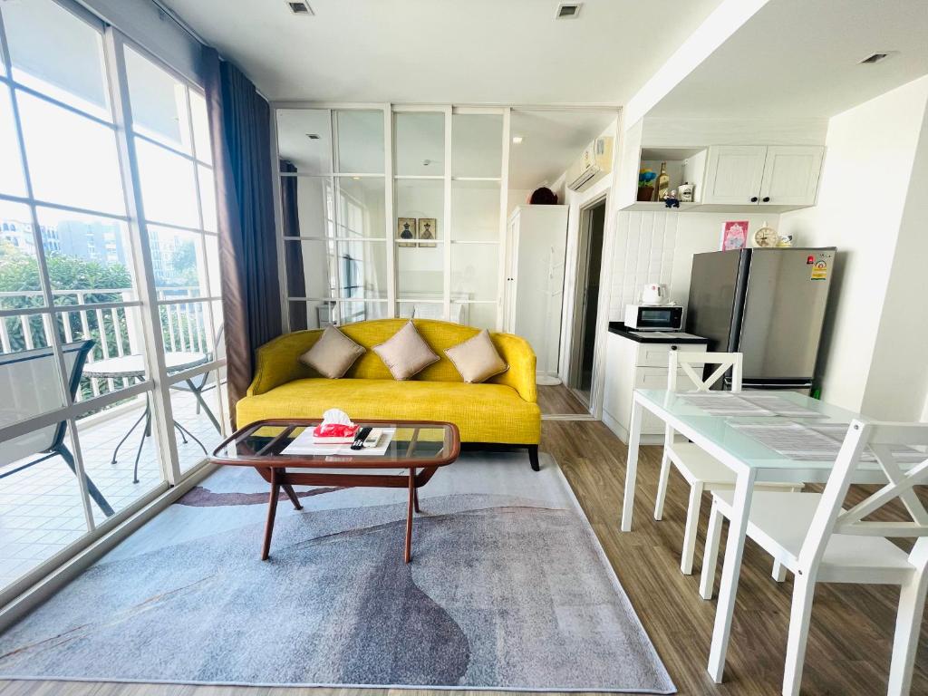 SummerHuahin301,Pool View,Near Beach and Cicada, Hua Hin