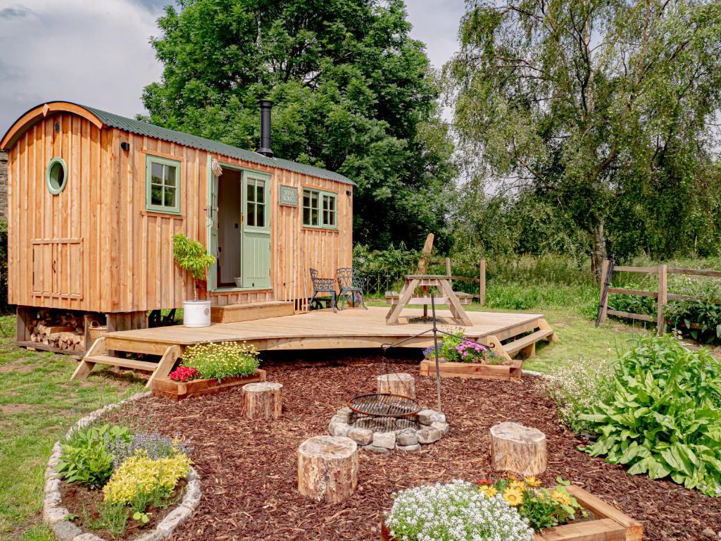 Luxury Shepherds Hut, Stonehouse