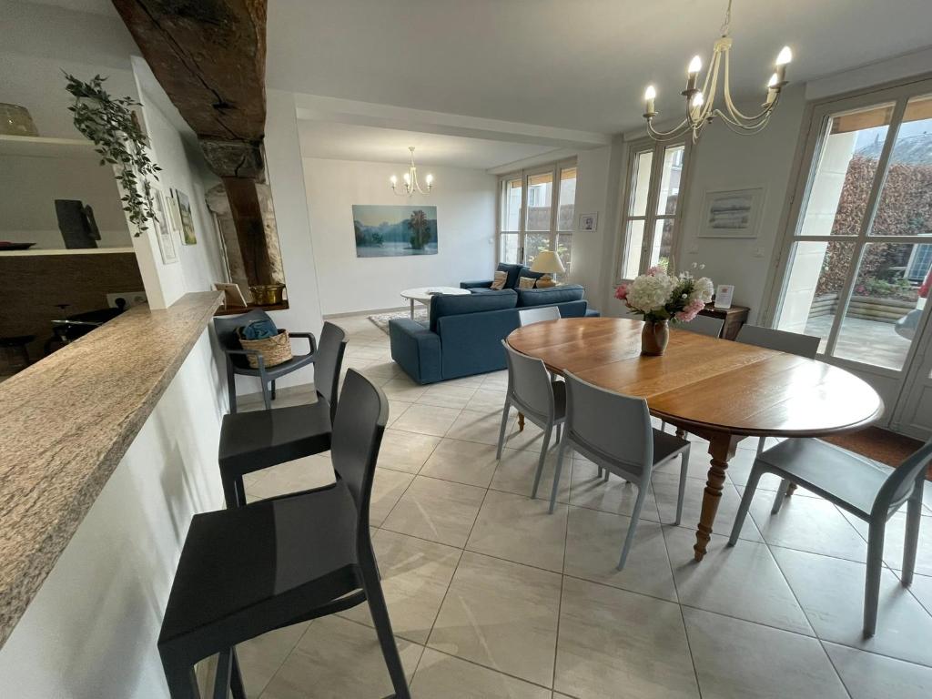 Le Grenier à Sel d'Amboise 5 pers PMR, parking privé, terrasse, maison historique - 5