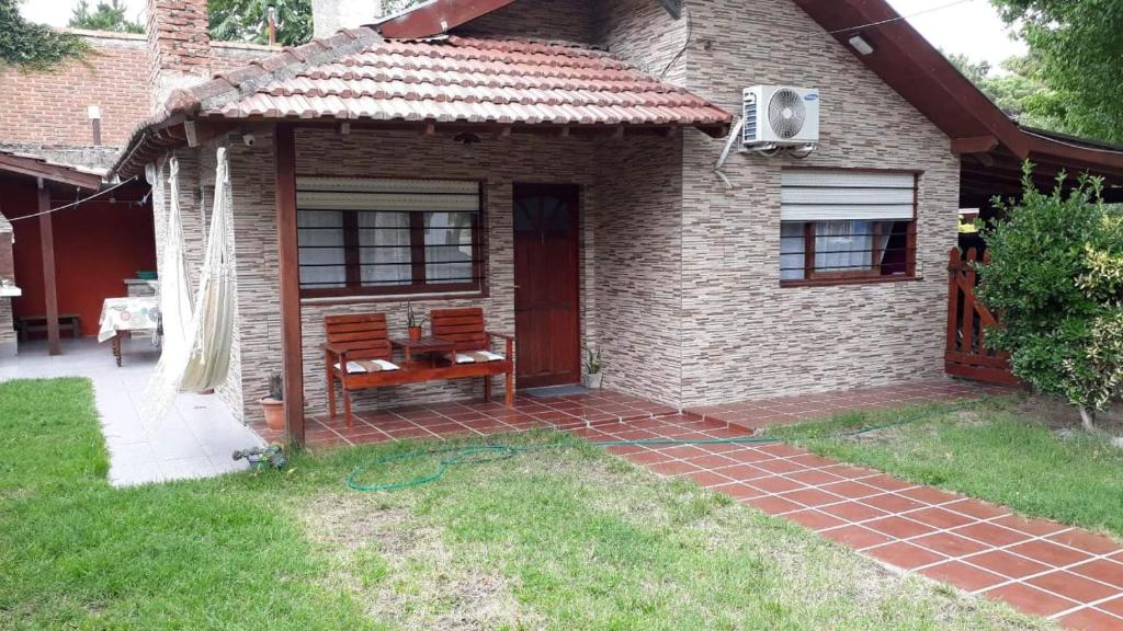 Casa hasta 5 personas solo familias zona centro de villa gesell - 1