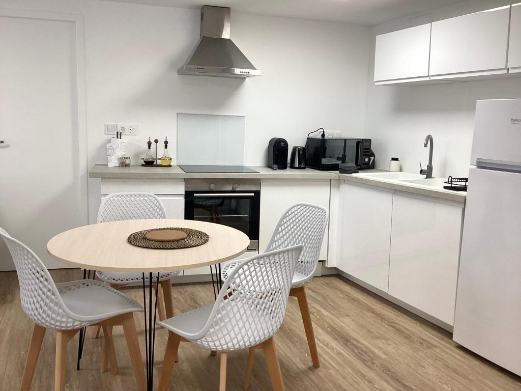 Appartement rénové place du Palais avec parking - 4