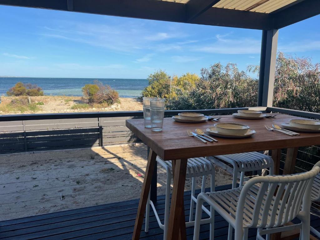 Waters Edge, Marion Bay