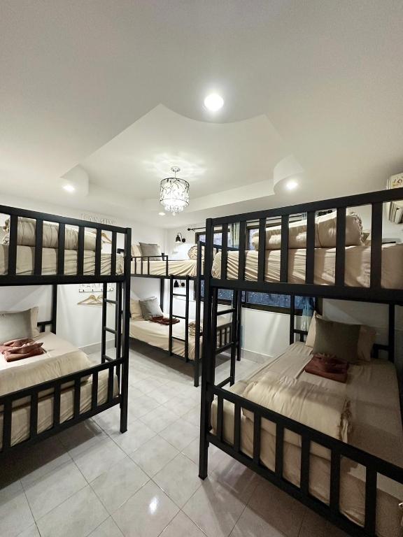 44 Hostel Soi Phetkasem 51, Ban Tambon Bang Khae