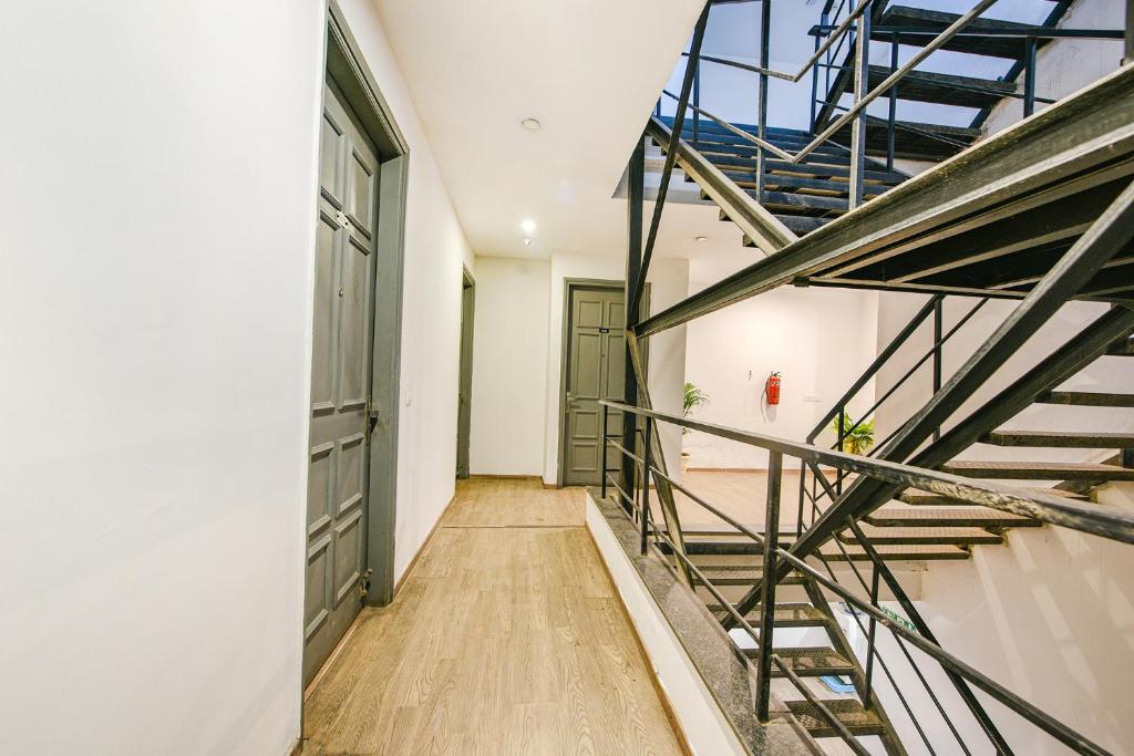 フロント・ロビー