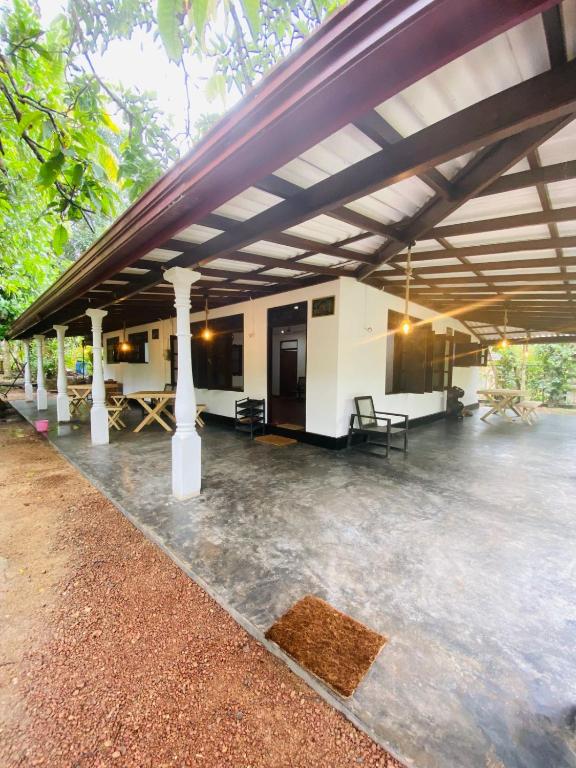 Tree Shadows Villa, Weligama