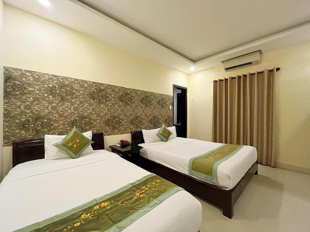 Golden River Hotel
