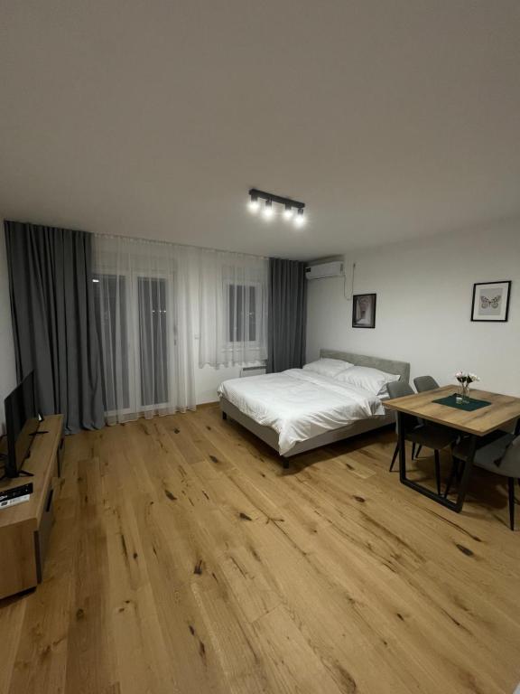 FlyInn Residence - 5