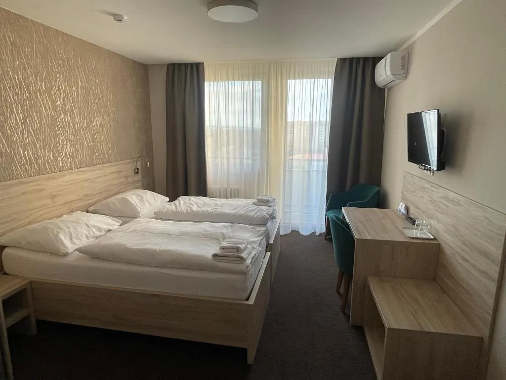 Hotel SPECTRUM, hotel in Trnava