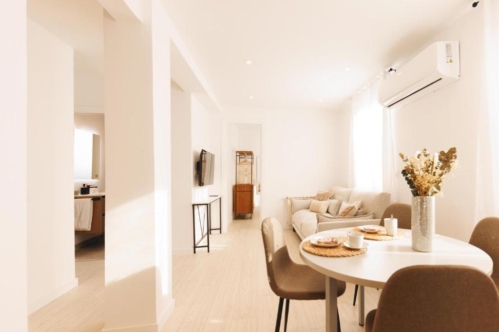 Bravissimo Jaume I Penthouse, with 3 bedrooms - 4