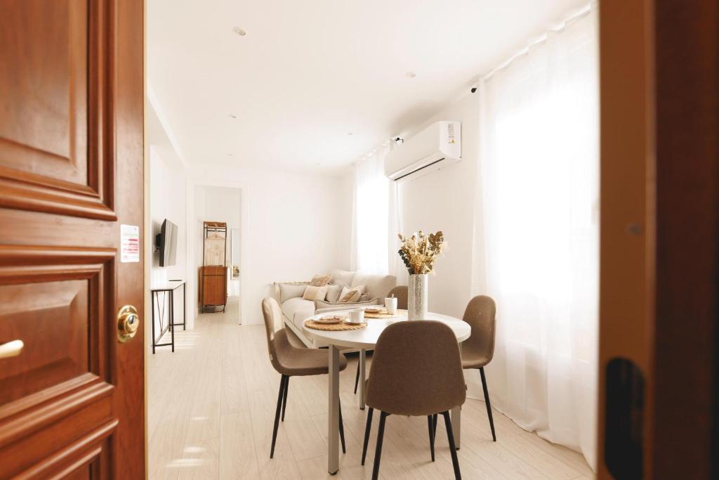 Bravissimo Jaume I Penthouse, with 3 bedrooms - 2