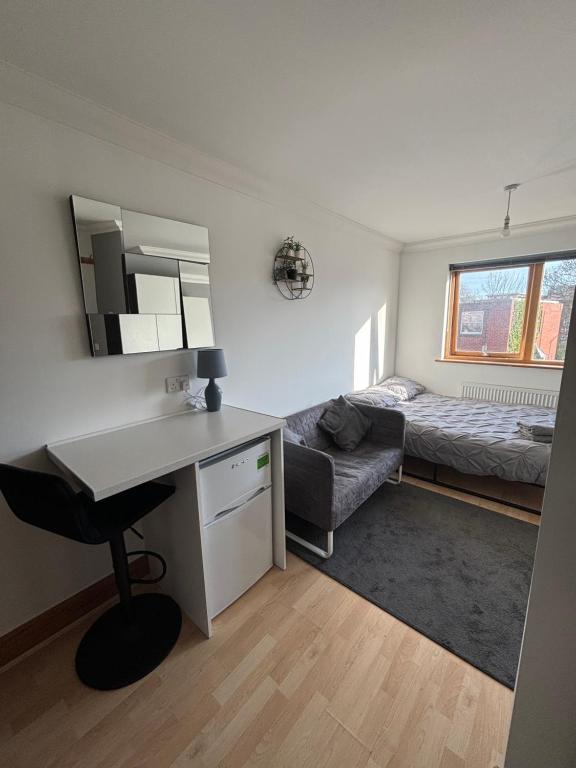 Stylish & compact city center studio apartment 7a, Norwich
